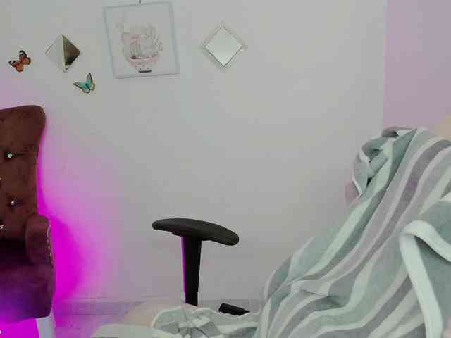 ZooeyBelair webcam