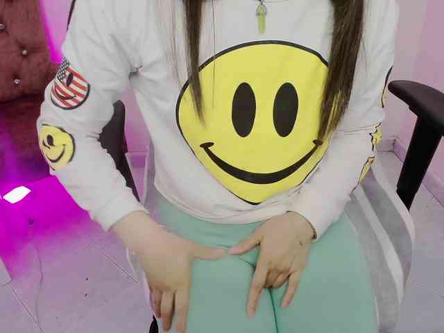ZooeyBelair webcam