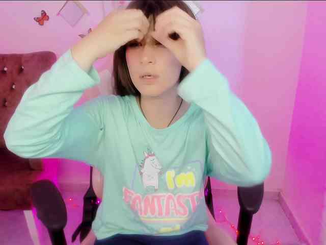 ZooeyBelair webcam