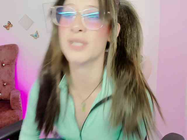 ZooeyBelair webcam