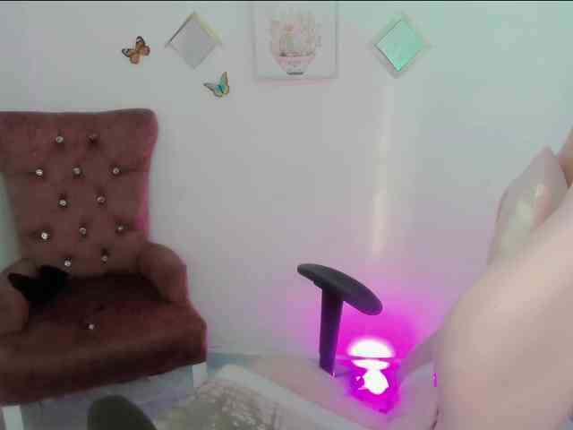 ZooeyBelair webcam