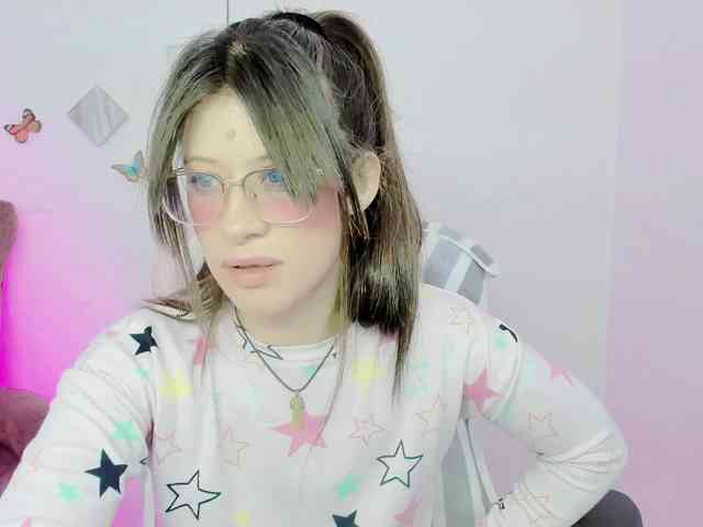 ZooeyBelair webcam