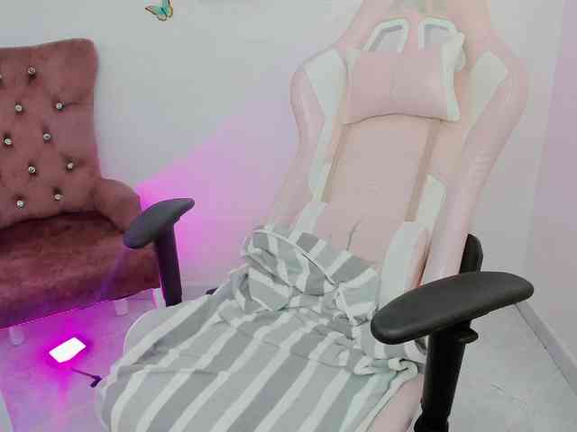 ZooeyBelair webcam