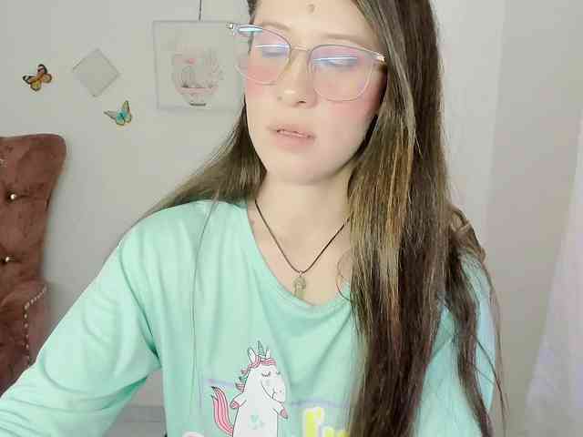 ZooeyBelair webcam