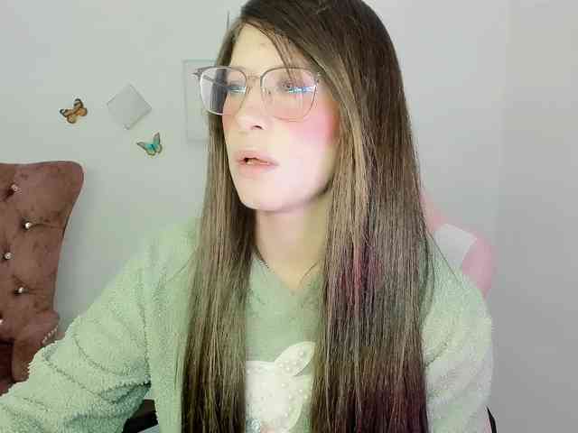 ZooeyBelair webcam