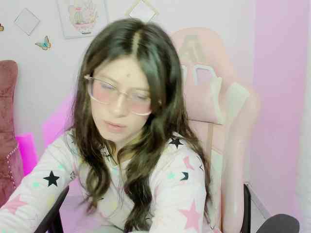 ZooeyBelair webcam