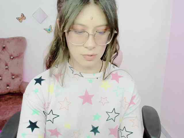 ZooeyBelair webcam