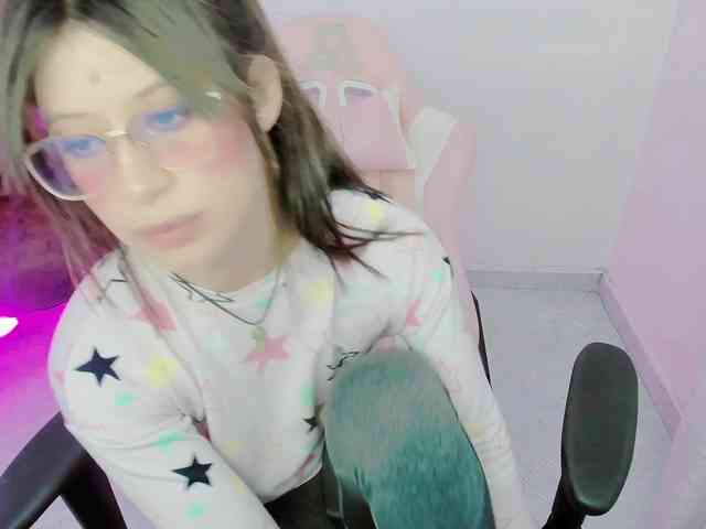 ZooeyBelair webcam