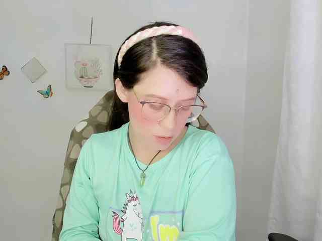 ZooeyBelair webcam