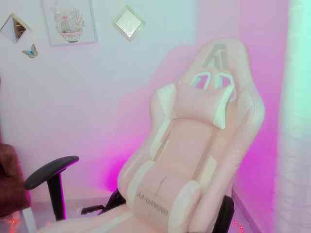 ZooeyBelair webcam