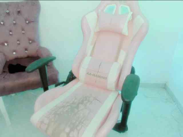 ZooeyBelair webcam