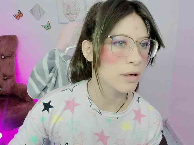 ZooeyBelair webcam