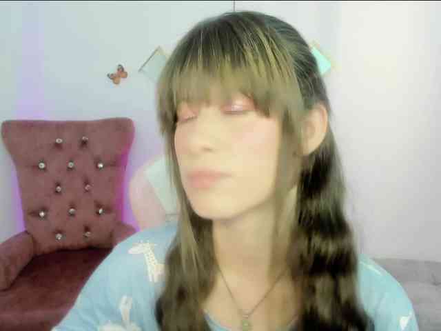 ZooeyBelair webcam