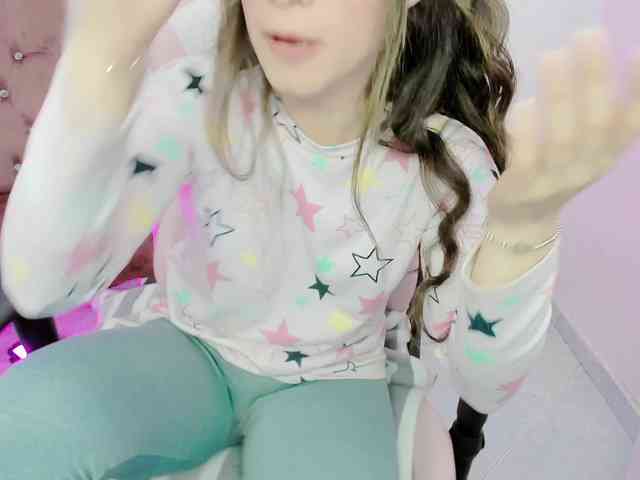 ZooeyBelair webcam