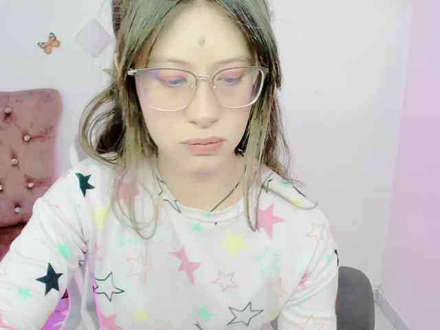 ZooeyBelair webcam