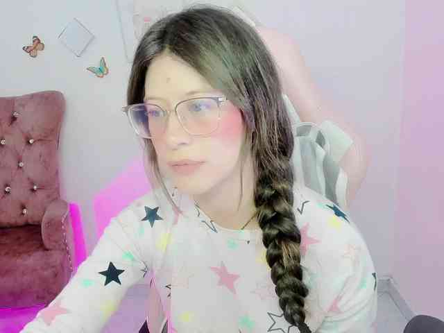ZooeyBelair webcam
