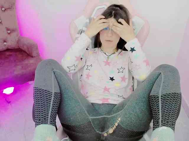 ZooeyBelair webcam