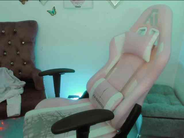 ZooeyBelair webcam