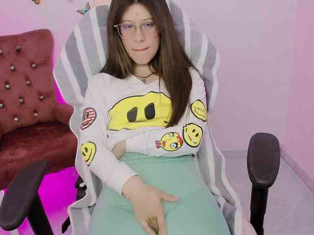 ZooeyBelair webcam