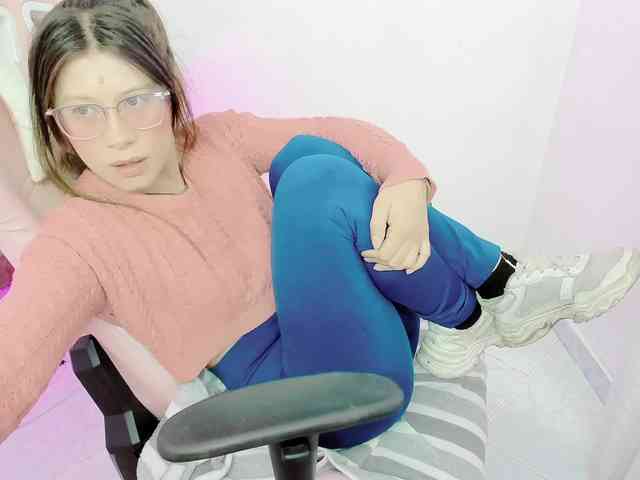 ZooeyBelair webcam