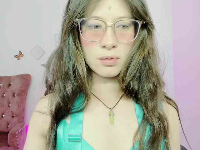 ZooeyBelair webcam