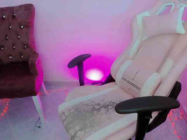 ZooeyBelair webcam