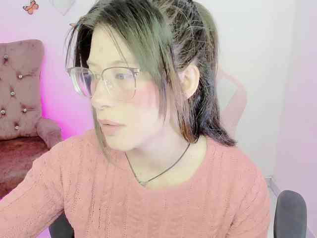 ZooeyBelair webcam