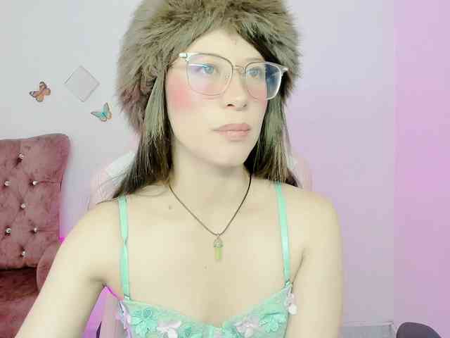 ZooeyBelair webcam