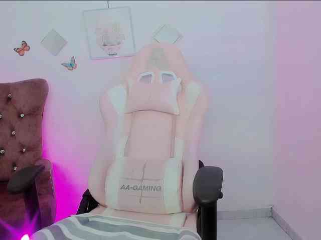 ZooeyBelair webcam
