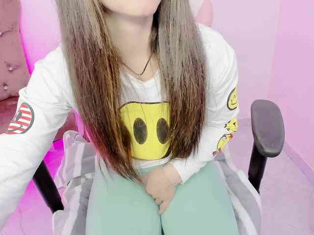 ZooeyBelair webcam