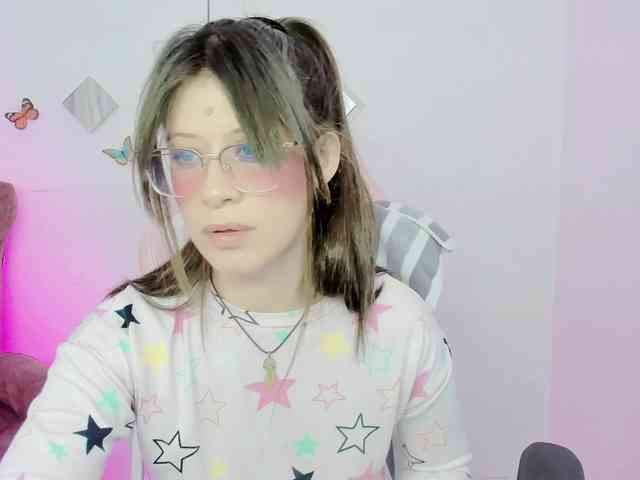 ZooeyBelair webcam