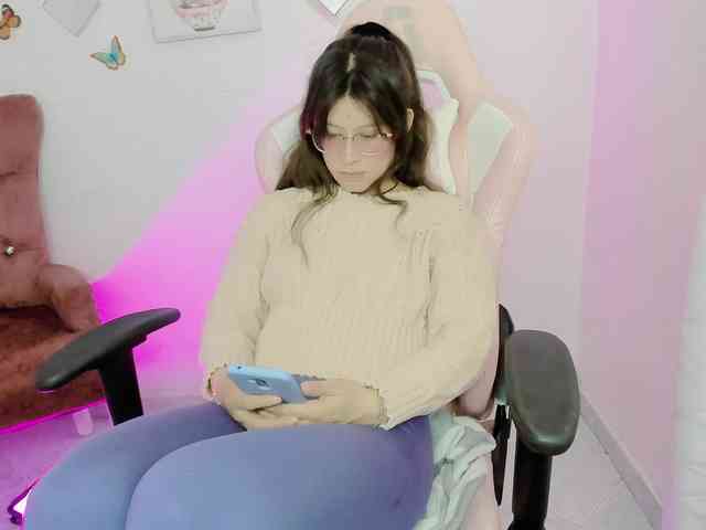 ZooeyBelair webcam
