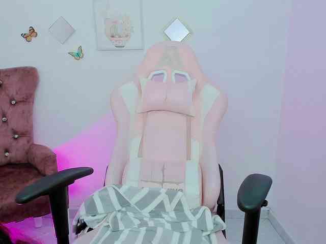 ZooeyBelair webcam