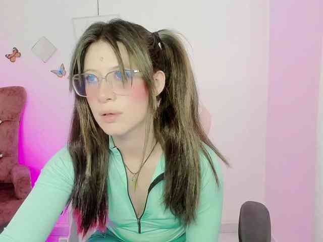 ZooeyBelair webcam