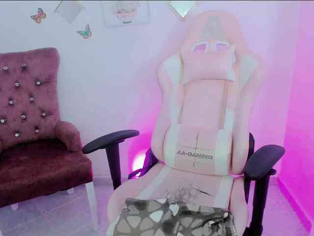 ZooeyBelair webcam