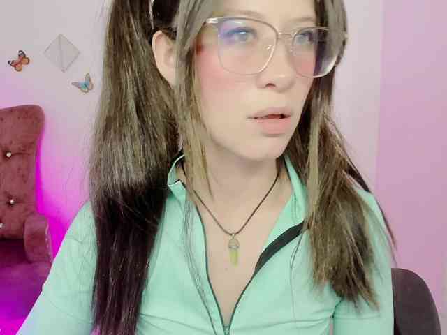ZooeyBelair webcam