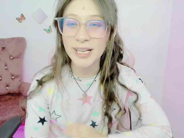 ZooeyBelair webcam
