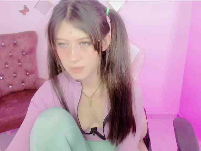 ZooeyBelair webcam