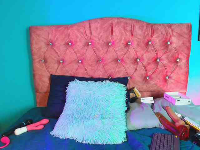 Imvioletteblue webcam