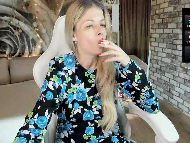 Eva-Melow's BongaCams show and profile