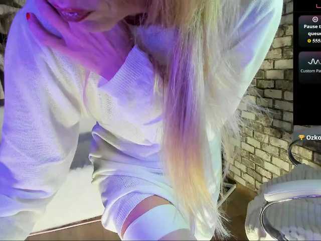 Eva-Melow's BongaCams show and profile