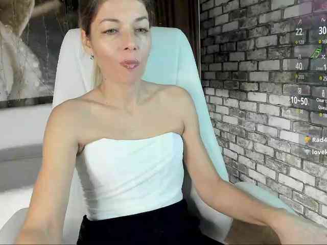 Eva-Melow Live Webcam on BongaCams