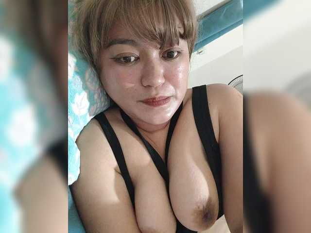 veeZaine webcam bongacams model stream image