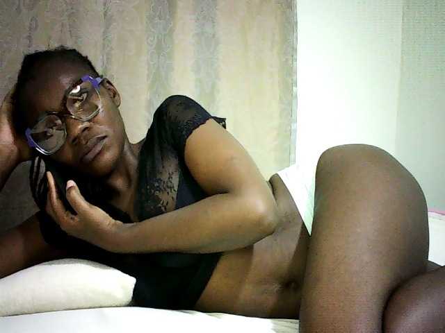 Pierra77 webcam bongacams model stream image