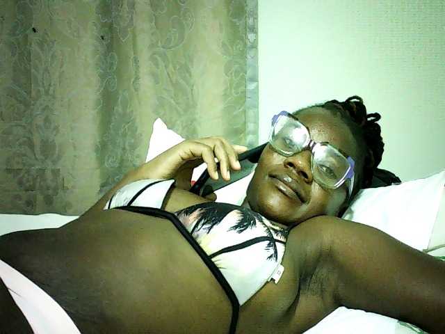 Pierra77's BongaCams show and profile