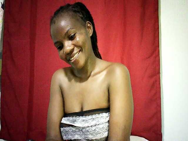 Pierra77 webcam bongacams model stream image