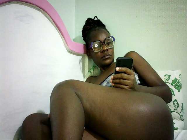 Pierra77's BongaCams show and profile