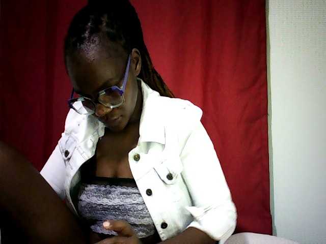 Pierra77 Live Cam on BongaCams