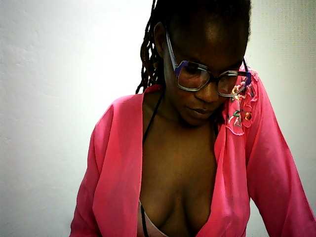 Pierra77 Live Cam on BongaCams and RICams