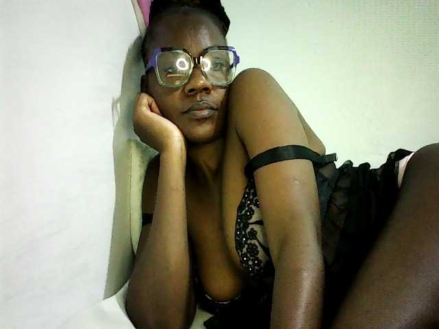 Pierra77 webcam bongacams model stream image